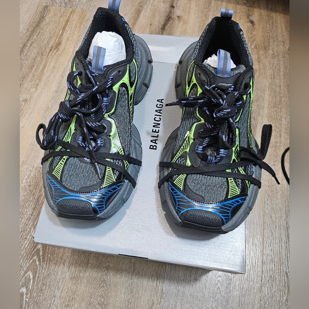 Balenciaga  3XL  Sneakers - Picture 5 of 7